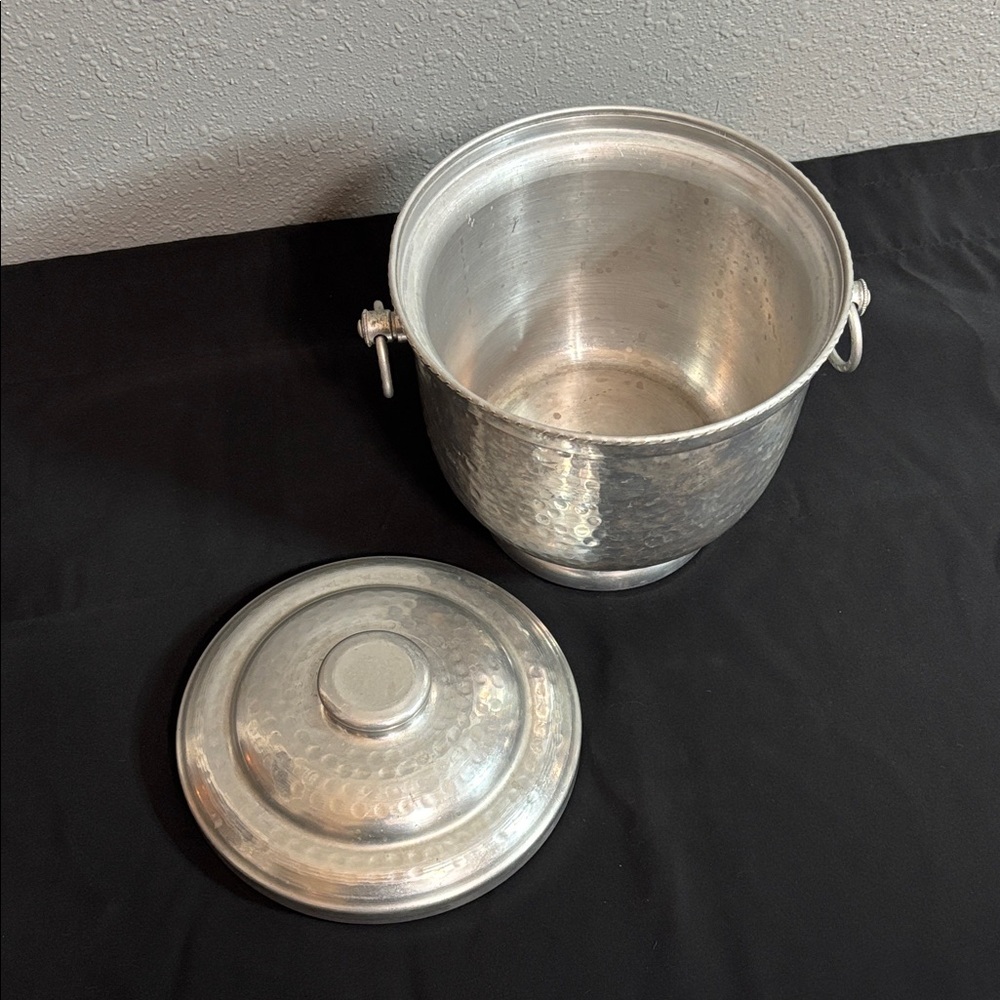 Vintage Hammered Aluminum Ice Bucket - Picture 5 of 11